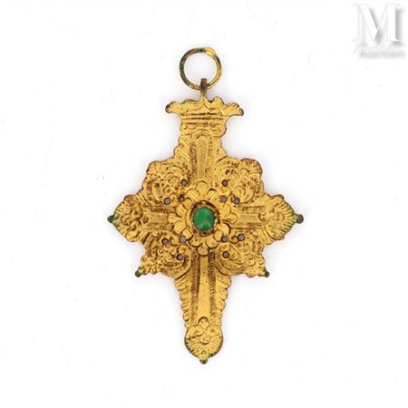 Pendentif Pendentif en métal doré dans le goût de la Renaissance figurant une...