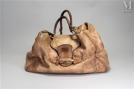 GUCCI Pelham Sac cabas "Pelham" en cuir souple grainé marron, garniture en...