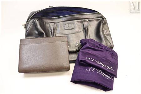 S.T DUPONT Sac week-end en cuir noir garniture en métal argenté. Double...