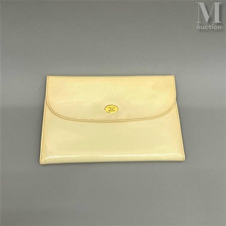 CÉLINE Pochette en vernis crème fermeture à rabat 19 x 13 x 1.5 cm VVV...