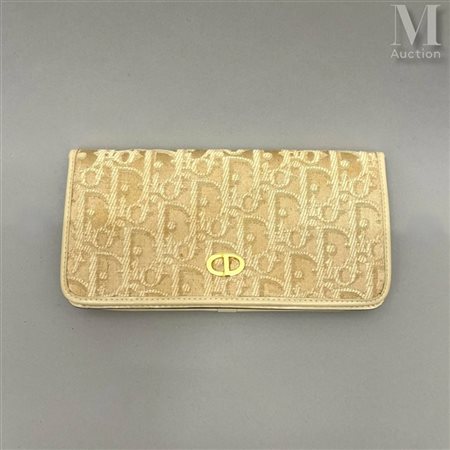 DIOR Pochette Dior en toile monogrammée dans les tons de beige Fermeture...