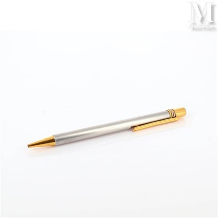Must de CARTIER Stylo bille Trinity en métal argenté et plaqué or. Siglé et...