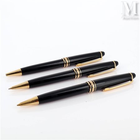 MONTBLANC Ensemble de 3 stylos à bille, modèle "Meisterstück" en résine...