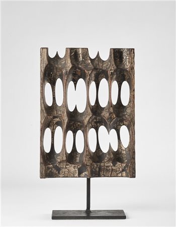 Tomonori Toyofuku "Senza titolo" 1967
legno dipinto
cm 21,5x15,5x3,5 (con base i