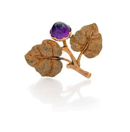 Buccellati, spilla a ghianda in oro e ametista cm 3,5 x 3 Anni '20 Oro giallo...