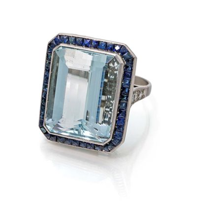 Anello in oro, acquamarina centrale, zaffiri e brillanti Misura 15 Oro bianco...