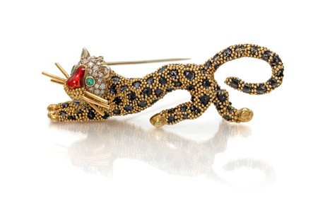 Frascarolo, spilla in oro, smalto, diamanti e smeraldi cm 7 x 2 Oro giallo...