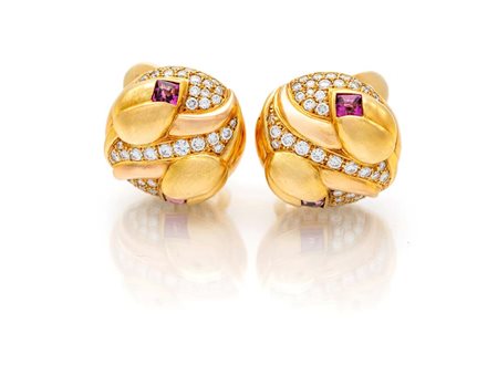 Bulgari, orecchini in oro, brillanti ed ametista Diametro cm 2 Oro giallo...