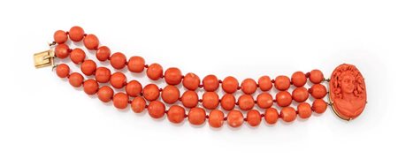 Bracciale in oro e corallo Lunghezza cm 20 Oro giallo 750/000. Corallo in...