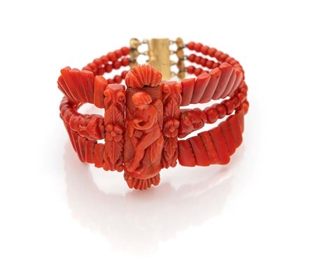 Bracciale in corallo e oro Lunghezza cm 17 Trapani, primi '900 Oro giallo...