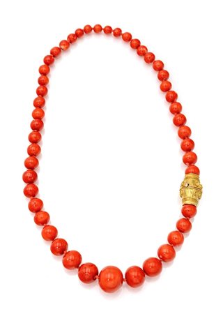 Collana in corallo e oro Lunghezza cm 58 Oro giallo 750/000. Corallo in...