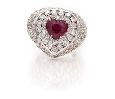 Anello da cocktail in oro, brillanti e rubino centrale Misura 16 Oro bianco...