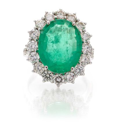 Anello in oro, smeraldo centrale e brillanti Misura 15 Oro bianco 750/000....