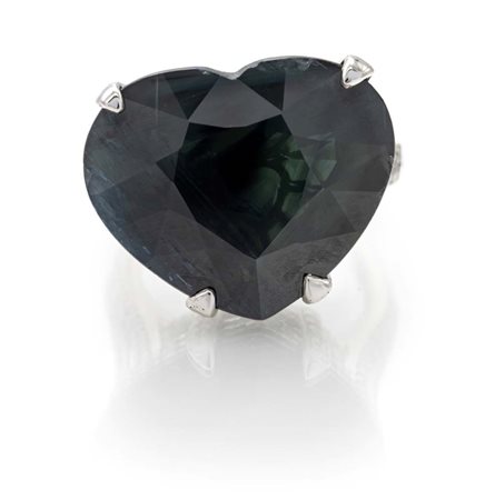 Anello in oro, brillanti e zaffiro centrale Oro bianco 750/000. Zaffiro...