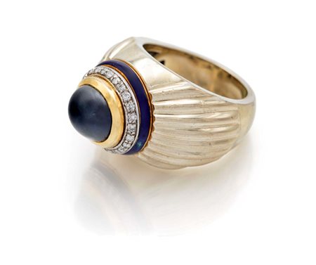 Anello a cupola in oro, zaffiro, brillanti e smalto Misura 16 Oro giallo...