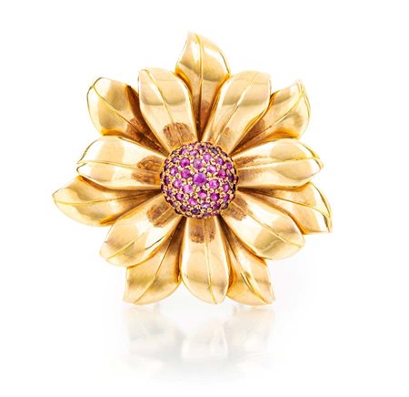 Weingrill, spilla in oro rubini Diametro cm 4,5 Oro giallo 750/000. Rubini in...