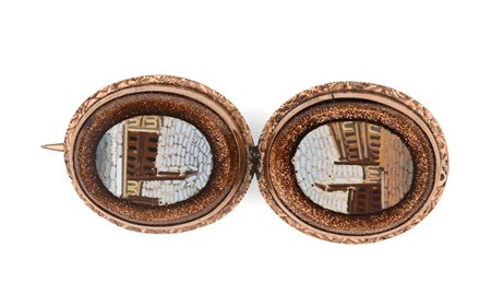 Spilla antica in oro, micromosaico e avventurina Cm 5x2 Peso complessivo gr 8