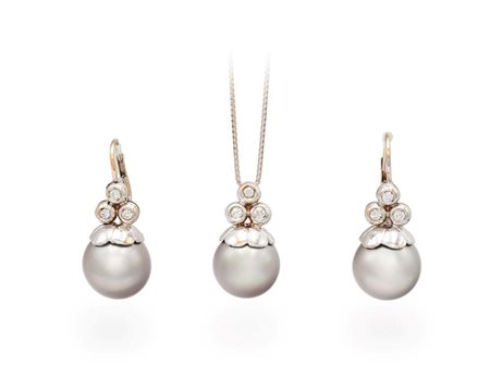 Parure pendente ed orecchini in oro, brillanti e perle Tahiti Oro bianco...
