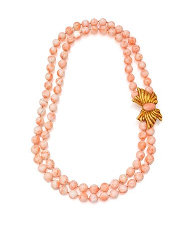 Collana in corallo rosa ed oro Lunghezza cm 60 Oro giallo 750/000. Corallo in...