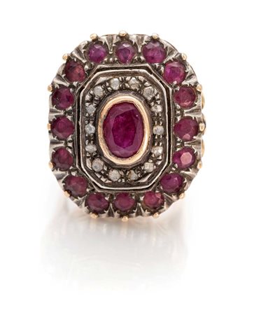 Anello oro, argento, diamanti e rubini Misura 11 Oro giallo 585/000, argento....
