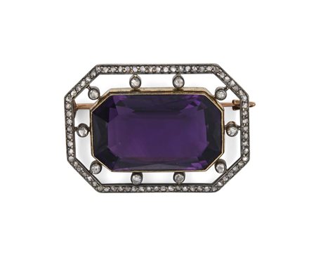 Spilla antica in oro, argento, ametista e diamanti cm 5x3,5 Oro giallo...