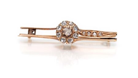 Spilla a barretta in oro e diamanti cm 4,5 Oro giallo a basso titolo. Peso...