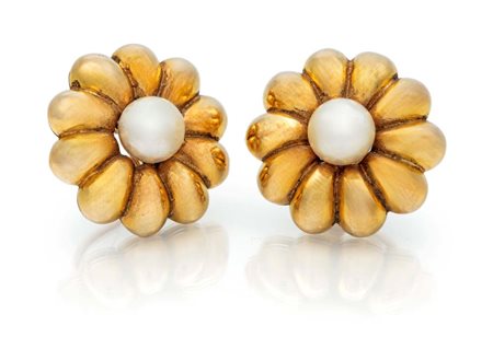 Coppia di orecchini in oro e perle Diametro mm 26 Oro giallo 750/000. Perla...