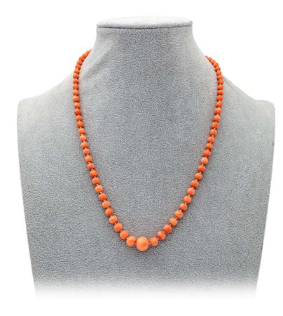 Collana in corallo e oro Lunghezza cm 50. Oro giallo 750/000. Corallo in...