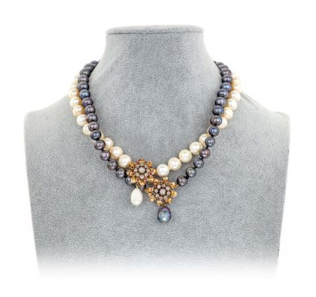 Coppia di collane in perle coltivate d'acqua dolce bianche e nere con...