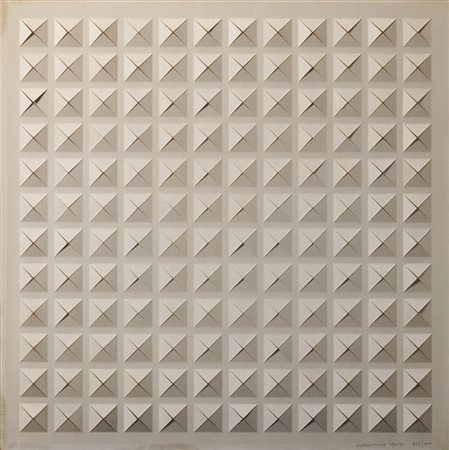 Dadamaino "Senza titolo" 1960 - 74
cartone fustellato
cm x49,5x49,5
Firmato, dat