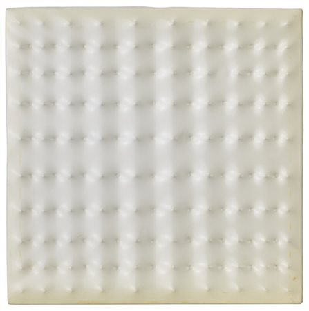 ENRICO CASTELLANI "Estroflessione" 1968
multiplo in PVC bianco
cm 30x30x1
Edizio