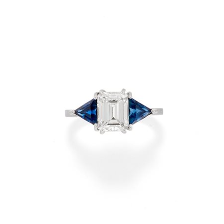 Anello con diamante e zaffiri