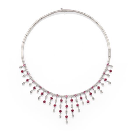 Collana con zaffiri rosa