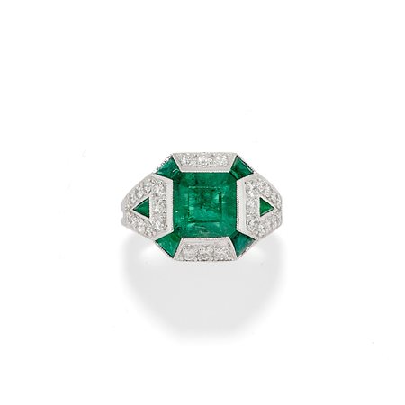 Anello con smeraldo e diamanti 