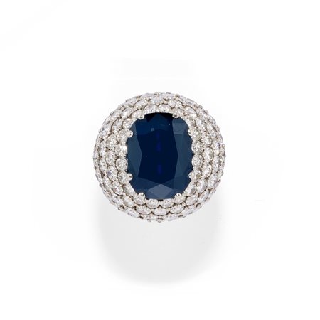 Anello con zaffiro