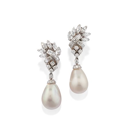 Orecchini pendenti con perle naturali 