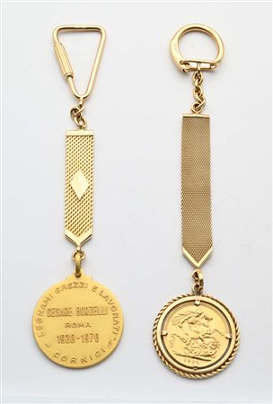 2 portachiavi in oro 750/000 con Sterlina 1914 Giorgio V Londra Gran Bretagna...