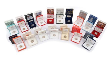 Lotto di 14 monete da 5 Euro Proof Città del Vaticano: Giovanni Paolo II 2002...