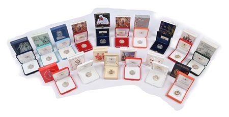 Lotto di 14 monete da 5 Euro Proof Città del Vaticano: Giovanni Paolo II 2002...