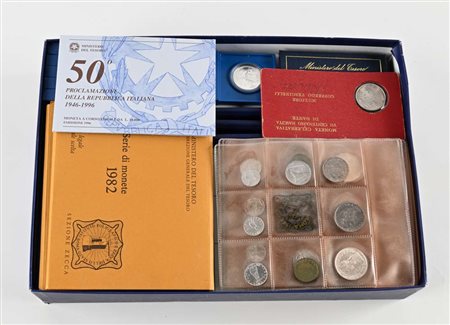 Lotto 43 Serie complete 1968-1984 Repubblica Italiana; 24 monete da 500 lire...