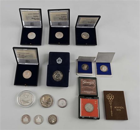 Lotto medaglie Repubblica Italiana e San Marino in argento