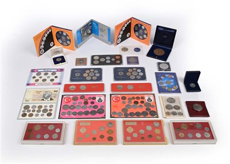 Lotto 2 Euro in Cover ufficiale con francobollo Città del vaticano 2005,...