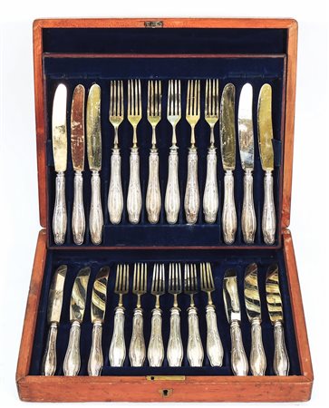 SERVITO DI POSATE DA DOLCE inizio del XX secolo manici rivestiti in argento...