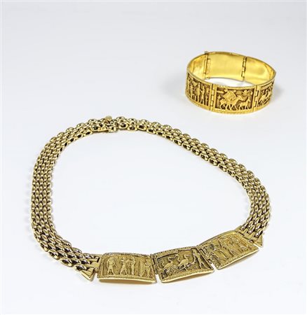 PARURE IN ORO GIALLO Unoaerre composta da bracciale e girocollo con piastre...