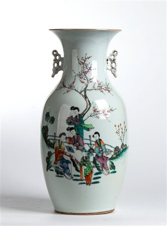 
Vaso a balaustro decorato a smalti “Qianjiang” Cina, periodo della Repubblica (1912-1949)
 Alt.: 48 cm