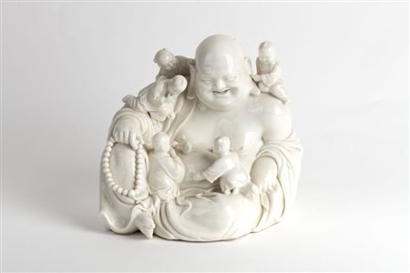  
Scultura Buddha in porcellana bianca XX secolo.
 