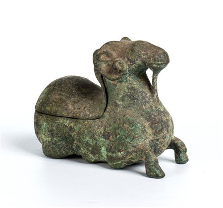  
Lampada ad olio in bronzo Cina, periodo Han (206 a.C. - 220 d.C.)
 11 x 24 cm