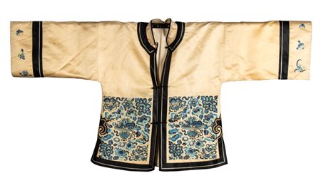  
Veste in seta ricamata Cina, dinastia Qing (1644-1912), XIX secolo
 