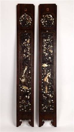  Coppia di pannelli Shibayama intagliati Giappone, periodo Meiji (1880-1890) 22 x 152 cm