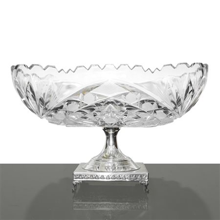 Alzata in cristallo intagliato con stelle con base in argento 800 stile impero